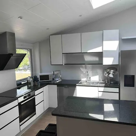 Bright With Free Parking And Access To Garden Privat bolig Odense